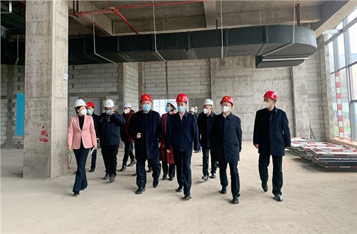 汪濤一行實(shí)地調(diào)研市工人文化宮及東風(fēng)廣場(chǎng)改擴(kuò)建項(xiàng)目